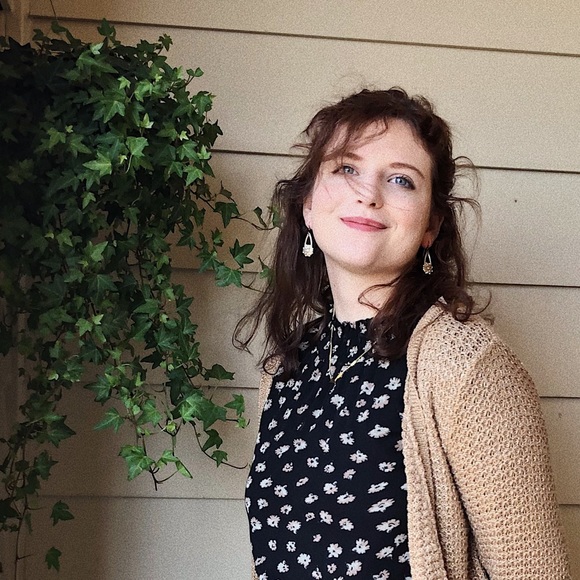 Meet your seller/buyer! 💕 - Picture 1 of 5